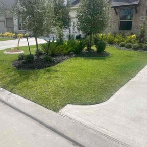 yard maintenance by nathaniel baker reviewed on August 20, 2025