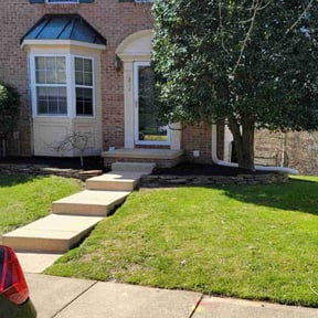 yard care by Nice Lawns on Wheels reviewed on August 20, 2025