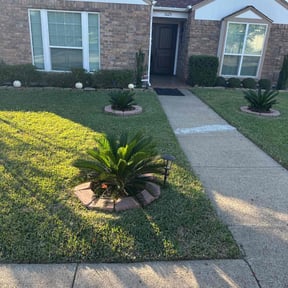 landscape maintenance by Red Maple Lawn Care reviewed on August 16, 2025