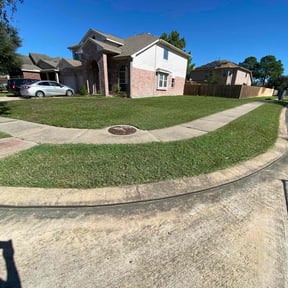 yard work by Ozy Lawn Care and Landscaping reviewed on August 15, 2025