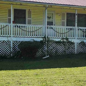 Bush Trimming by Emerald Outdoor Services LLC reviewed on November 10, 2025