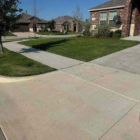 yard service by Spa gardens landscape reviewed on May 28, 2025