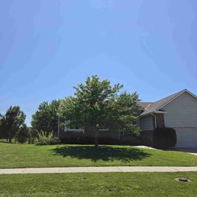 landscaping services by Mow N' Trims reviewed on August 21, 2025