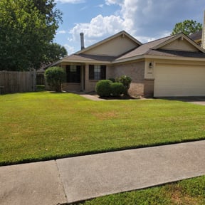 Bush Trimming by Pricision Cleaning and Lawn Services reviewed on August 17, 2025