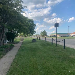 lawn care services by Landscape Plus reviewed on October 9, 2023