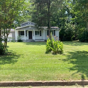 landscaping by AWWsome lawncare and Landscaping llc reviewed on August 17, 2025