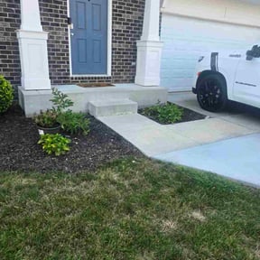 Flower Bed Weeding by Boujee Lawnscaping reviewed on October 18, 2025