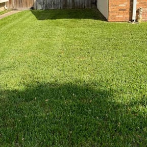 lawn care services by Karl&#039;s Yards reviewed on August 19, 2025