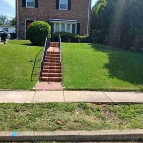 residential landscaping by Kelley's landscaping reviewed on August 15, 2025
