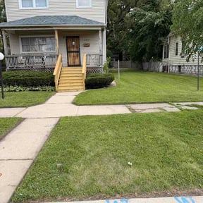 Bush Trimming by LawnStarters reviewed on June 23, 2026