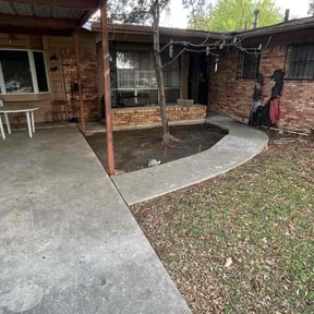 Leaf Removal by E &amp;amp; J Lawnz reviewed on October 19, 2025