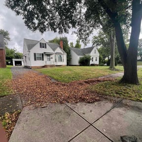 Leaf Removal by Hendry lawn care reviewed on September 25, 2025