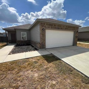 Flower Bed Weeding by AV Lawn Care reviewed on October 21, 2025