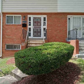 Bush Trimming by Almost Perfect lawncare reviewed on August 20, 2025