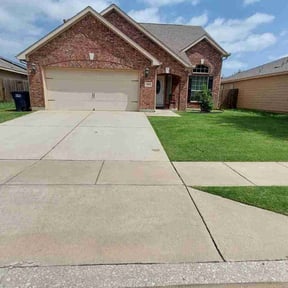 landscape maintenance by JP Landscaping reviewed on August 20, 2025