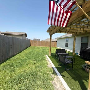 grass maintenance by Krispy Kutz Landscaping & More reviewed on April 17, 2024
