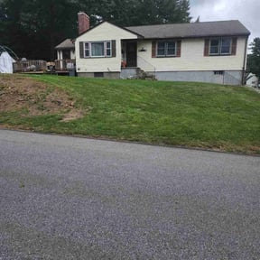 lawn maintenance by RiSE Turf Care reviewed on April 23, 2024