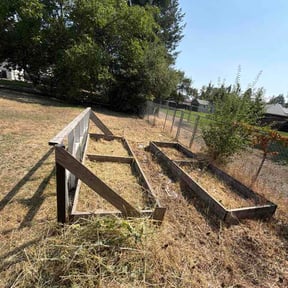 Flower Bed Weeding by Vic landscaping reviewed on August 24, 2026