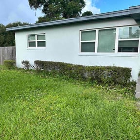 Bush Trimming by Sambros servises reviewed on November 24, 2025