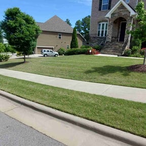 gardening service by Hoover Lawn and Land Management reviewed on August 16, 2025