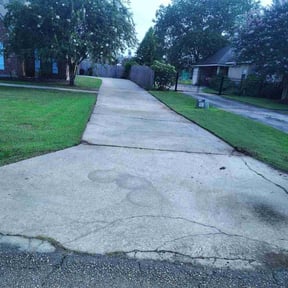 yard work by Los Hombre Landscaping reviewed on August 20, 2025