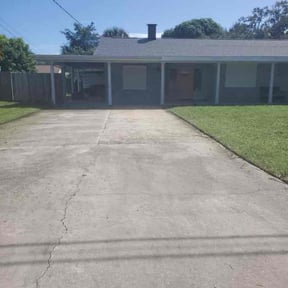 turf maintenance by Uppercuts Lawn Care reviewed on November 3, 2023