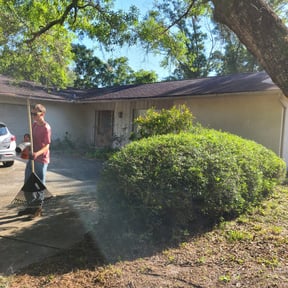 Bush Trimming by Visions Landscaping reviewed on August 18, 2025