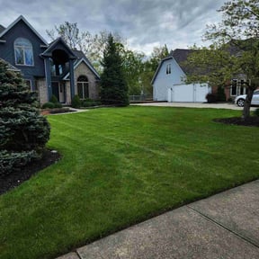 landscaping by Scott Basinger lawn care reviewed on August 17, 2025