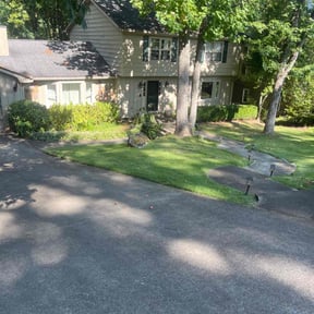 landscaping services by Hugo Lopez Landscaping reviewed on August 18, 2025