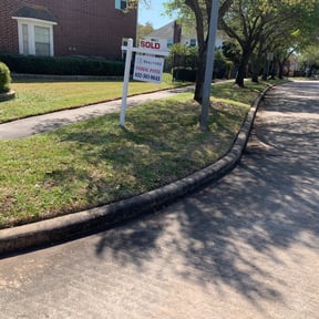 Leaf Removal by Front yard cowboy reviewed on September 28, 2025