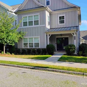 yard maintenance by LCB Landscaping reviewed on December 8, 2025