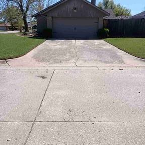 lawn maintenance by Mr. Mow's it All reviewed on May 8, 2024