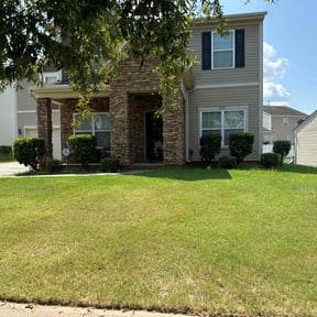 Bush Trimming by Pete’s Elite Lawn Care LLC reviewed on August 16, 2025