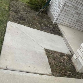 Flower Bed Weeding by EOW 618 lawn care reviewed on November 7, 2025