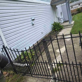 Flower Bed Weeding by Ros General Service reviewed on November 23, 2025