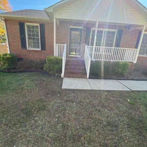 Bush Trimming by Evan&#039;s Lawncare reviewed on August 18, 2025