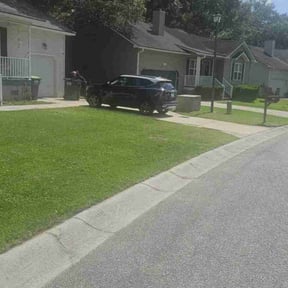 lawn maintenance by R&T lawncare reviewed on August 16, 2025