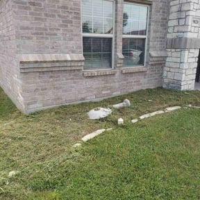 Flower Bed Weeding by Pete’s Elite Lawn Care LLC reviewed on August 20, 2025