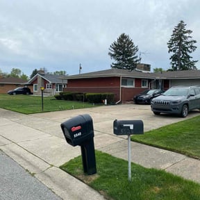 gardening service by Jax lawn Services reviewed on August 16, 2025
