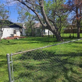 turf care by Lindsey's Lawn Service reviewed on December 23, 2023