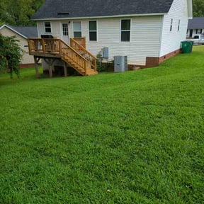 gardening service by Cross County Lawn and Landscape reviewed on August 17, 2025
