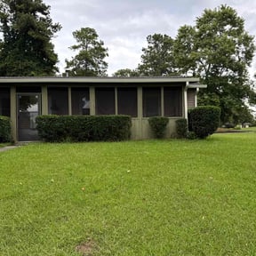 Bush Trimming by QuikkScap LawnCare reviewed on November 25, 2025