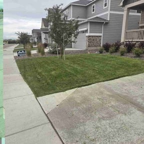 Flower Bed Weeding by Aspen Services reviewed on August 18, 2025
