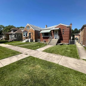 residential landscaping by Sarmientos Landscaping reviewed on August 21, 2025