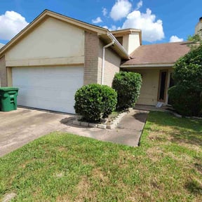 Bush Trimming by Boss Outdoor Service reviewed on October 25, 2023