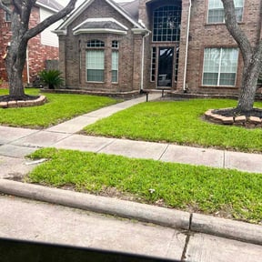 residential landscaping by Groovy Treasures Lawncare reviewed on August 21, 2025