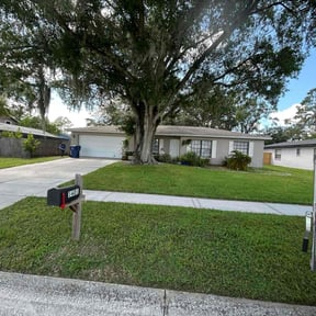 gardening service by Chuyin's Lawn Care LLC reviewed on December 23, 2025