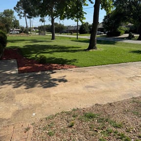 yard care by Patriot Property Services, LLC reviewed on August 15, 2025