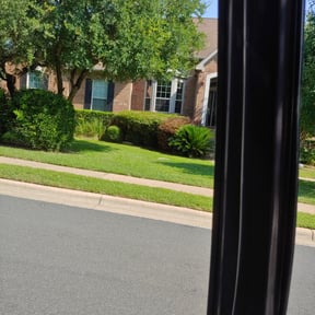 Bush Trimming by Verde lawn care reviewed on August 21, 2025