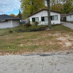 Leaf Removal by Hoyt Properties, LLC reviewed on November 4, 2025